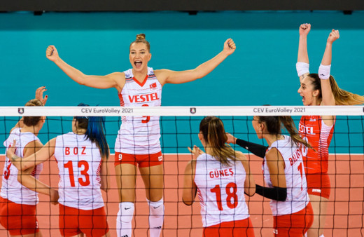 Avrupa Şampiyonası'nda 3'te 3 yapan Filenin Sultanları son 16 turunu garantiledi