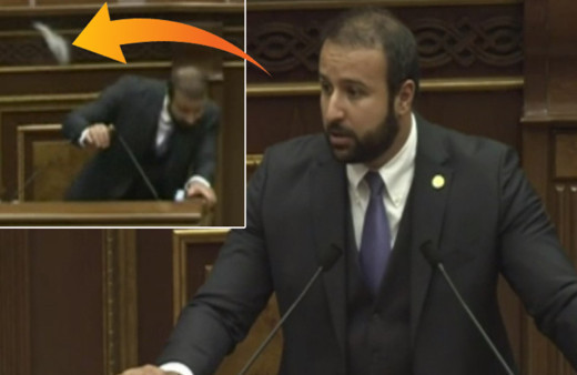 Ermenistan'da parlamento karıştı su şişesi fırlatıldı! Asker müdahale etti