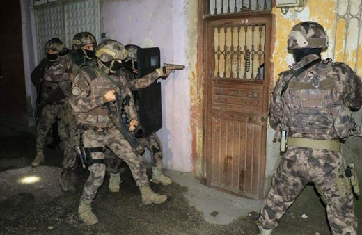 Adana'da torbacılara şafak operasyonu