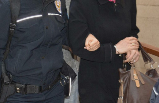 Eski İstanbul Terörle Mücadele Şube Müdürü'nün eşi FETÖ'den tutuklandı