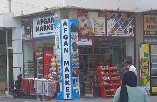 Ümit Özdağ fotoğrafını paylaştı Afgan genç marketinin ismini değiştirdi