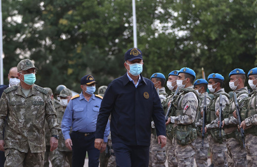 Hulusi Akar ve komutanlar Yunanistan sınırında! 'Boş hayaller peşide koşmayın'