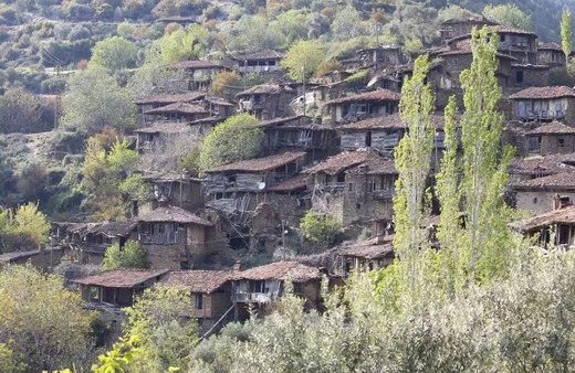 8 kişinin yaşadığı "Hayalet köy"e butik otel açtı! Anneannesinden kalmış