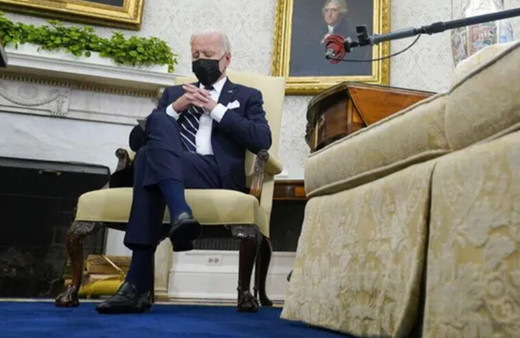 Joe Biden İsrail Başbakanı Bennett ile görüşmesinde uyuyakaldı