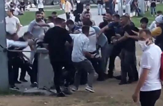 İstanbul'da 'bana laf attın'  kavgası! Ortalık savaş alanına döndü