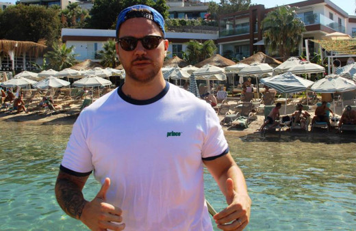 Sinan Akçıl: Ivır zıvır şarkıcılara artık şarkı yok