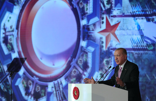 ABD Ay Yıldız Projesi'ni yazdı: Pentagon'dan büyük olacak!