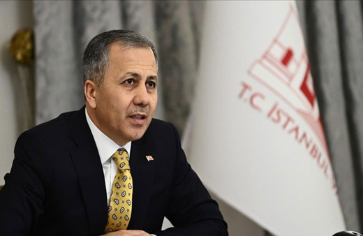 Bakan Yerlikaya'dan öğretmen ve velilere tebrik, öğrencilere tatil mesajı!