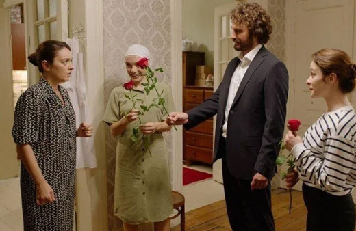 TRT1 Masumlar Apartmanı yeni sezonda Ezgi Mola depreminden sonra üst üste yeni transfer