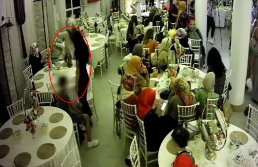 Bursa'da düğünde pes dedirten görüntü! Kadın dans ederken adam...