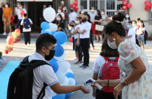Yeni eğitim öğretim yılı başladı! Okullar önlemlere nasıl uyuyor! İstanbul'da trafik felç oldu! Tek tek denetim