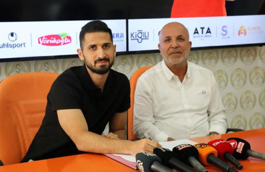 Emre Akbaba Galatasaray'dan eski kulübü Alanyaspor'a kiralandı