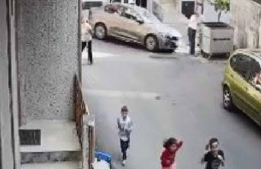 Şişli'de çöp atan yaşlı adama otomobil çarptı! Feci anlar kamerada