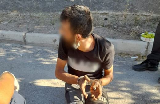 Konya'da bıçaklı hırsızlık şüphelisi bacağından vurularak etkisiz hale getirildi