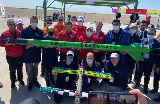 Sanayi ve Teknoloji Bakanı Mustafa Varank Aksaray'da Roket Yarışları'nı izledi