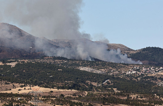İzmir'de yangın çıktı! Ekipler alevlere müdahale ediyor