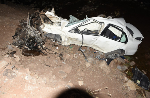 Şanlıurfa'da otomobil köprüden aşağı düştü 2 ölü 1 yaralı