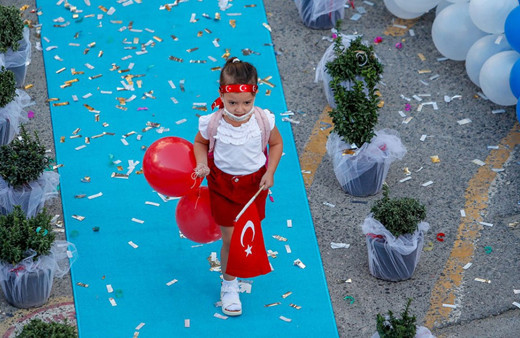 Veli ve öğretmenlere uyarı! Çocuklar en ufak semptomda izole edilmeli