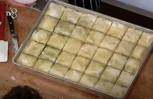 Tv8 MasterChef'te fırına 35 dilimle giren baklava 42 dilim çıktı!