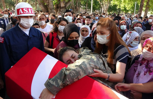 İdlib şehidi Mücahit Sınırtepe'nin eşinden yürek yakan sözler