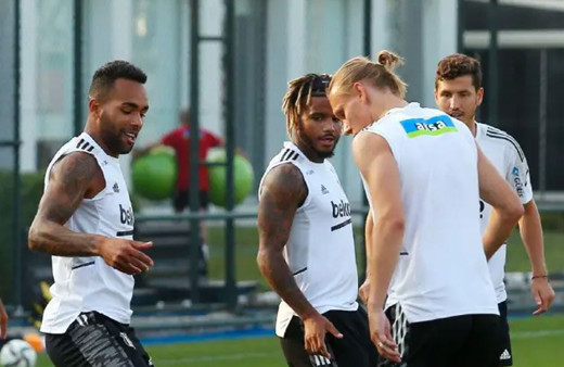 Beşiktaş'a Vida ve Teixeira'dan kötü haber Dortmund maçında yoklar