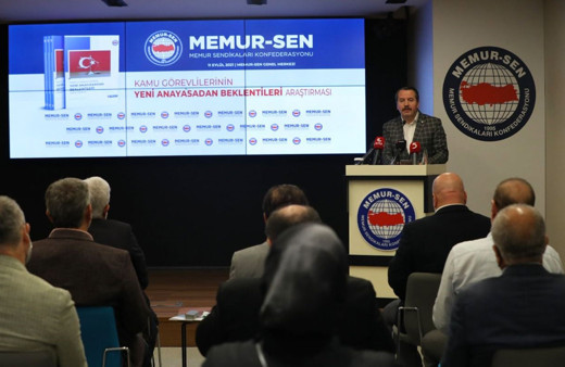 Memur-Sen yeni anayasadan beklentilerini açıkladı: Grev yasağı kaldırılsın