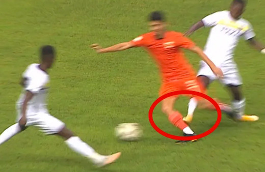 Adanasporlu Berkan Fırat’ın ayağı kırıldı! Hakemin kararı tepki çekti