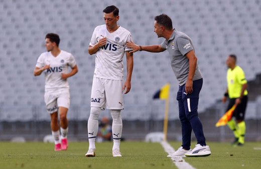 Fenerbahçe Başkanı Ali Koç'tan Vitor Pereira'ya Mesut Özil baskısı