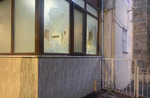 Kadıköy'de provokasyon! Cemaat içerideyken camiyi yakmaya çalıştı!