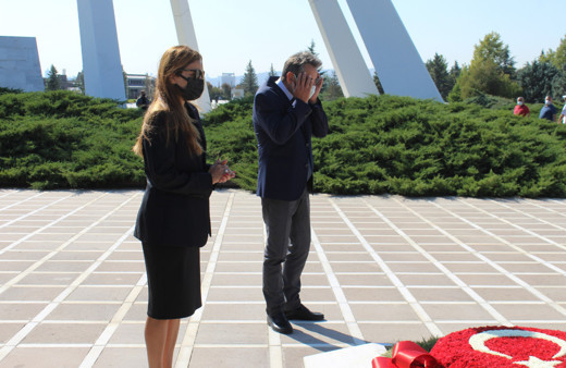 27 Mayıs darbesinin lideri Cemal Gürsel mezarına anmaya sadece 2 kişi geldi
