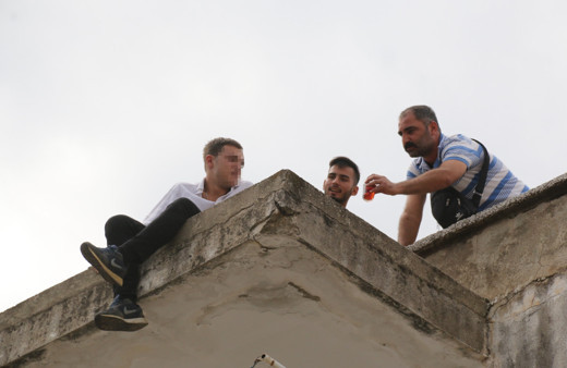 Antalya'da yürekler ağza geldi! Çay bardağı sayesinde ölümün kıyısından döndü