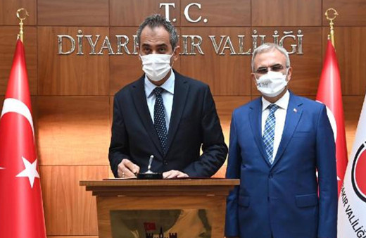 Milli Eğitim Bakanı Mahmut Özer: Diyarbakır'da 21 sınıfta vaka veya temaslı nedeniyle eğitime ara verildi