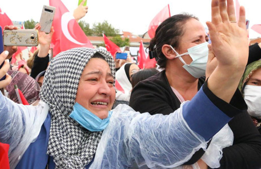 Cumhurbaşkanı Erdoğan'ı görünce gözyaşlarını tutamadı!