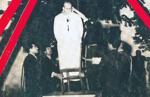 Fatin Rüştü Zorlu idam sehpasında sandalyeyi kendisi itti