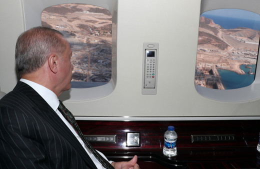 Cumhurbaşkanı Erdoğan, Akkuyu Nükleer Güç Santrali sahasını inceledi! Mühendislerle buluştu