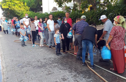 Tekirdağ'da rezaletin böylesi pes dedirtti! Uzun kuyruklar oluştu: Arıyoruz açmıyorlar.