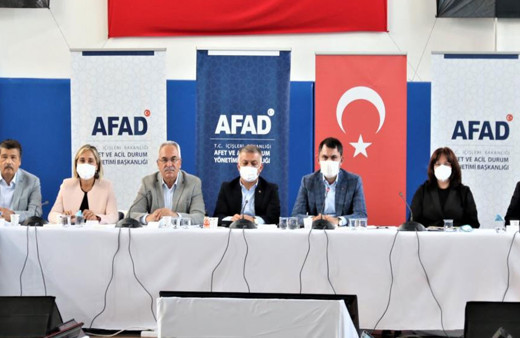 Bakan Murat Kurum: Muğla ve Manavgat'ta bin 100 binanın yıkım çalışmasını tamamladık