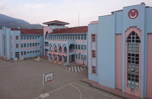 İlk kez bir okul koronavirüs nedeniyle uzaktan eğitime geçti
