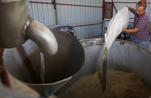 ABD'den sipariş yağıyor! Fiyatı dudak uçuklattı: Manisa'da su kullanılmadan yapılıyor