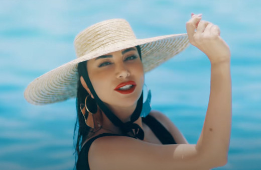 Ebru Yaşar zirveye yerleşti! Sessize Aldım dinlenme rekorları kırıyor