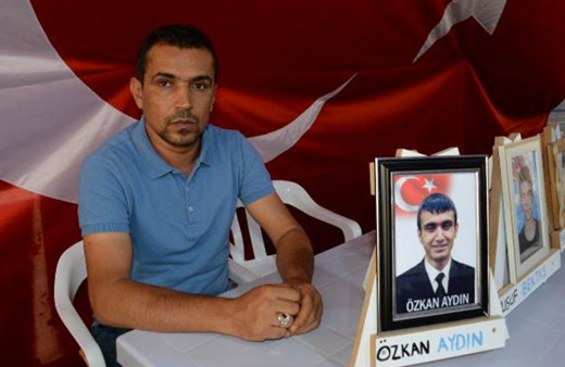 Diyarbakır'da evlat nöbetindeki baba: Teslim olun, bu hasret bitsin