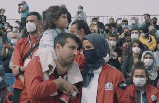 Selçuk Bayraktar'dan eşi Sümeyye Erdoğan'a özel "Senden daha özel" klibi