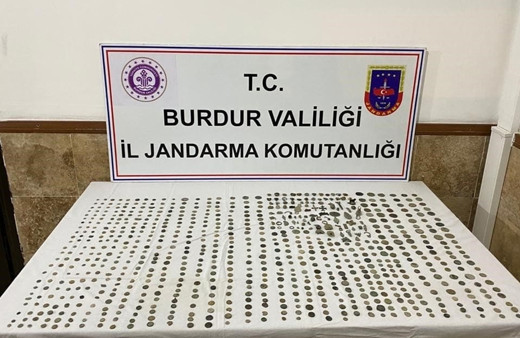 Burdur'da  793 tarihi eser ele geçirildi