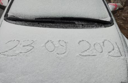 Hava sıcaklığı -7 oldu! Uludağ'a mevsimin ilk kar yağışı düştü