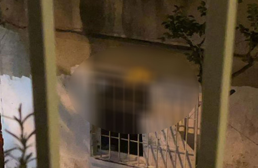 Şişli'de tedirgin eden görüntü! Ölü kediyi boyayıp pencereye astı