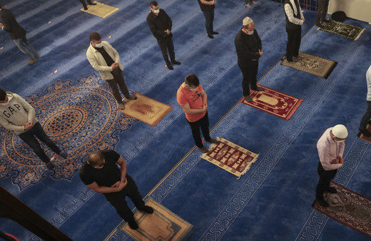 Cuma namazı nasıl kılınır erkekler için resimli anlatım