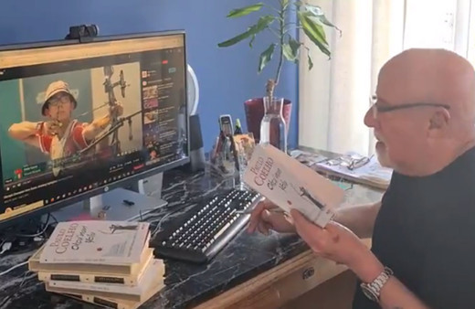 Paulo Coelho yeni kitabı Okçu’nun Yolu'nu Mete Gazoz'a adadı