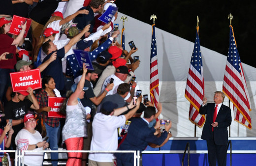 Donald Trump ABD'yi kurtarmak için geri döndü! Georgia'da gövde gösterisi yaptı