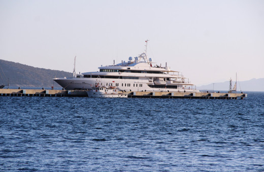 4 katlı lüks yat Muğla Bodrum'a demir attı! Kirasını duyan inanamadı