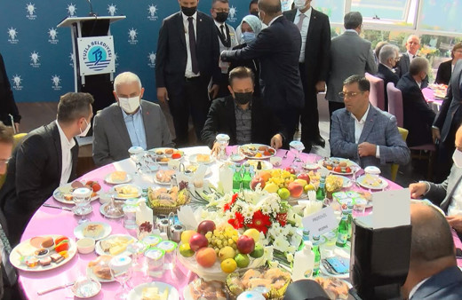 Binali Yıldırım Tuzla'da STK temsilcileri, sanayici ve iş insanlarıyla buluştu 